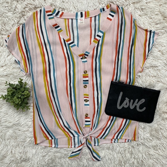 🎉HP🎉 I Joah Tie Hem Button Down Blouse 💗 Pink & Multi - Picture 2 of 13